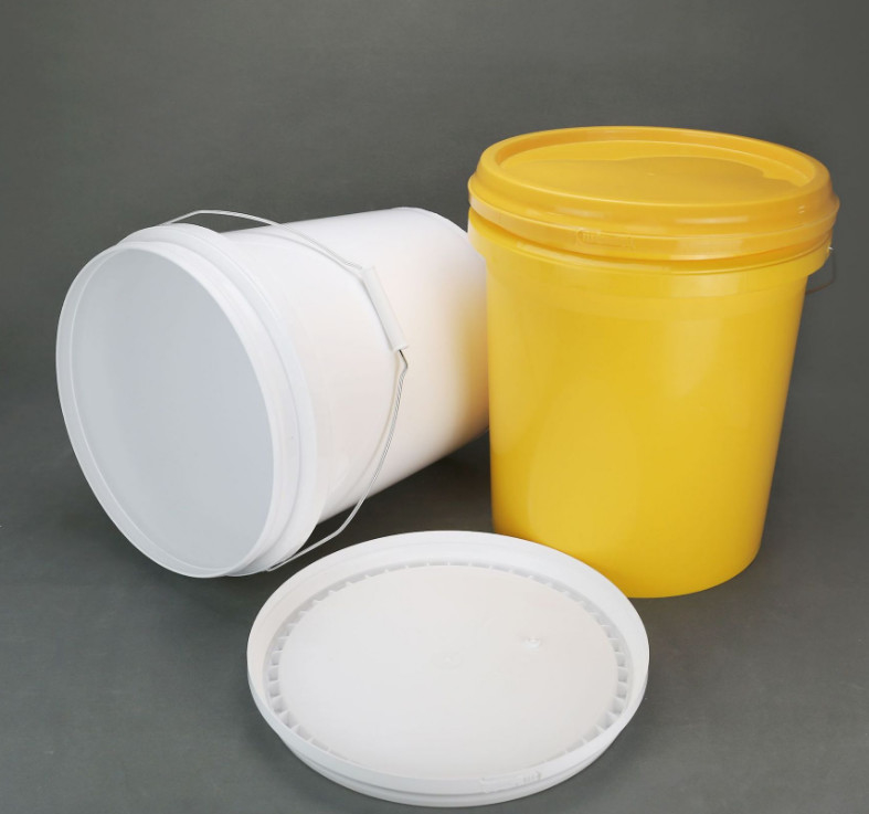 20L Kapak Üzerinde Snap Yüklenebilir Plastik kova 15.5 Yüksekliği 11.5 Diametresi Özelleştirilebilir Beyaz Tasarım