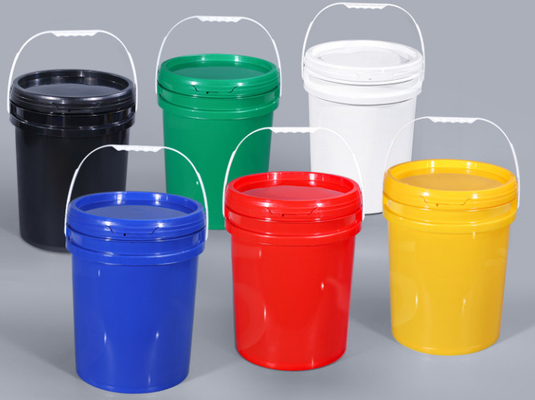 Yüklenebilir ve alan tasarrufu sağlayan 5 galonluk plastik kovalar