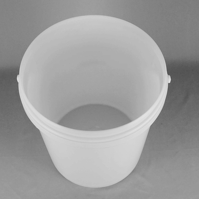 UV'ye dayanıklı 20 litrelik plastik kovalar ve el